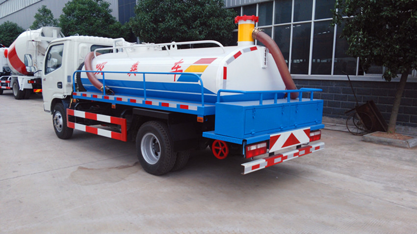 东风多利卡吸粪车 高性价比选择与市场行情解析